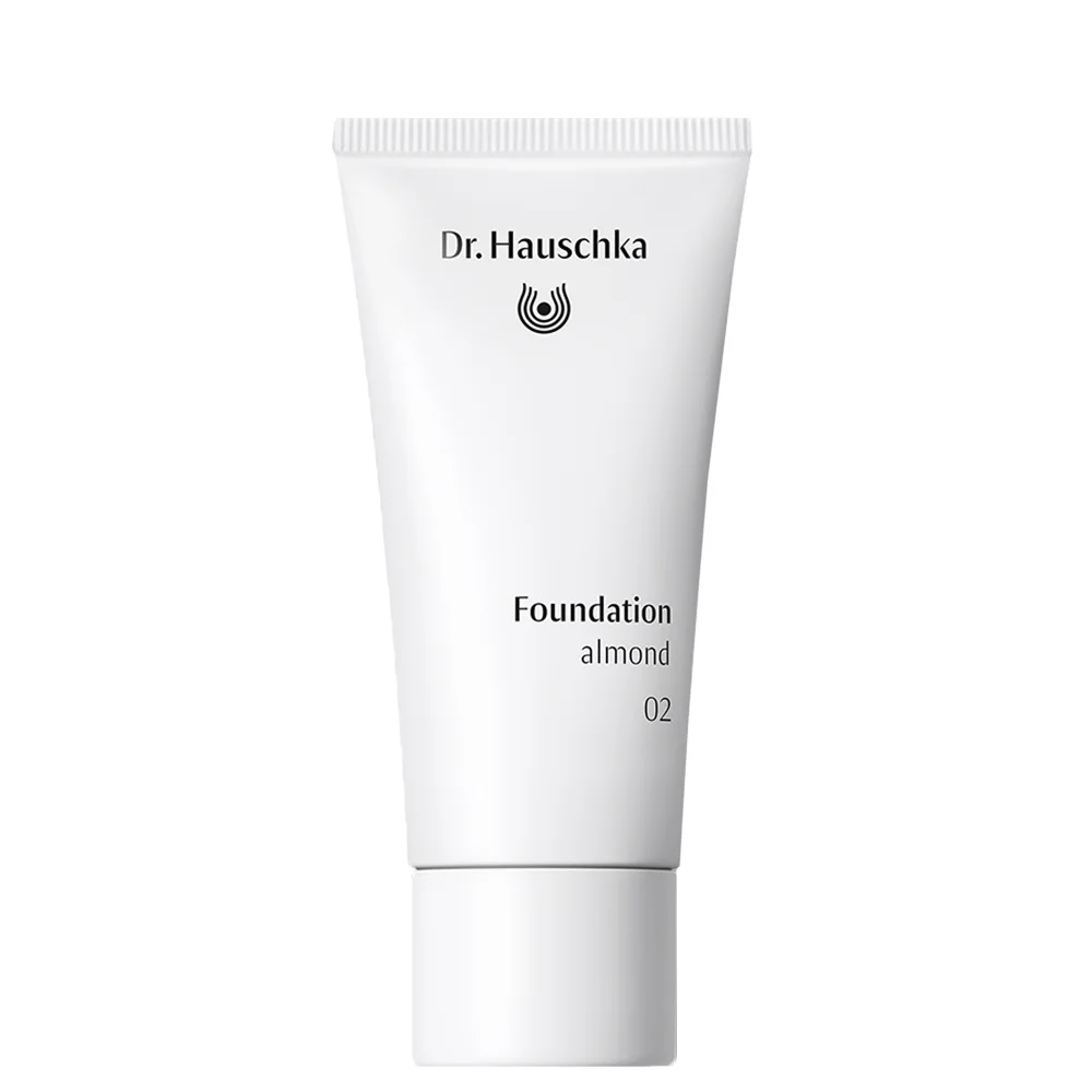 Dr. Hauschka Foundation 02 Almond 30ml Image 1