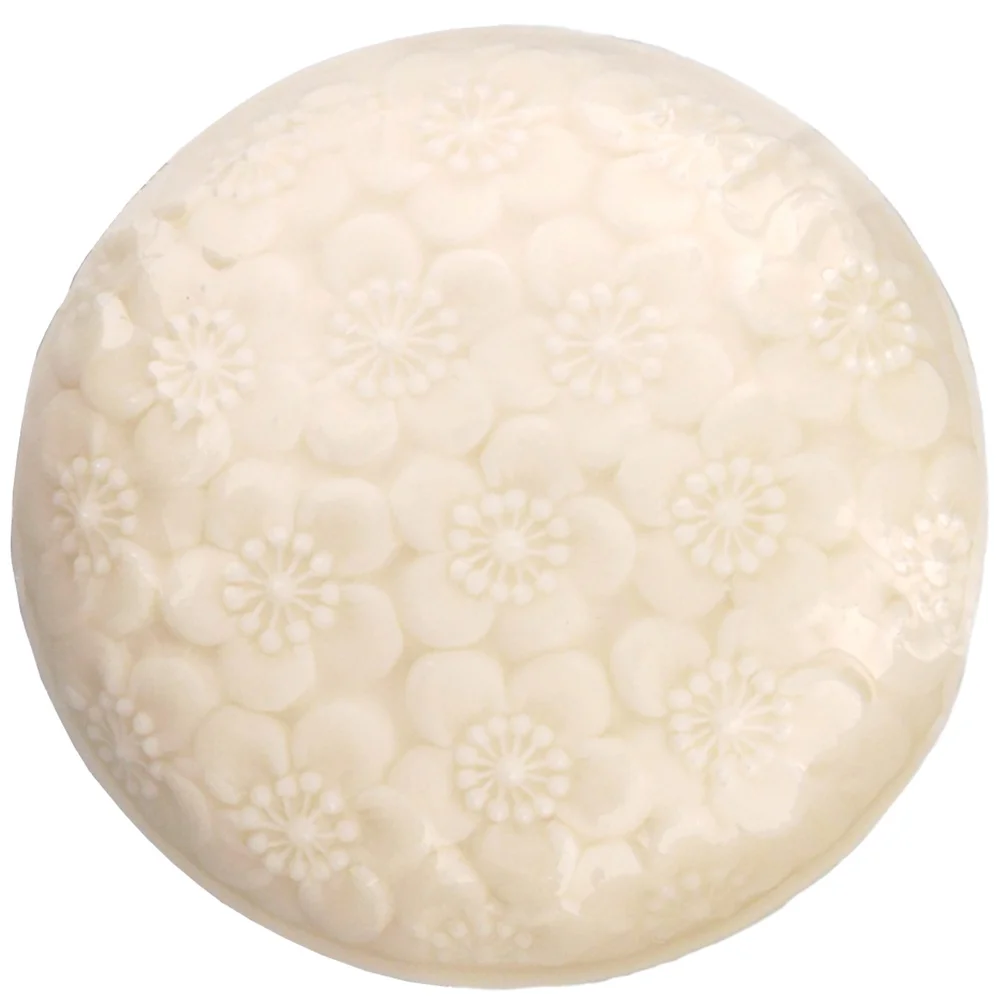 Creed Love In White Perfumed Soap 150g Image 1