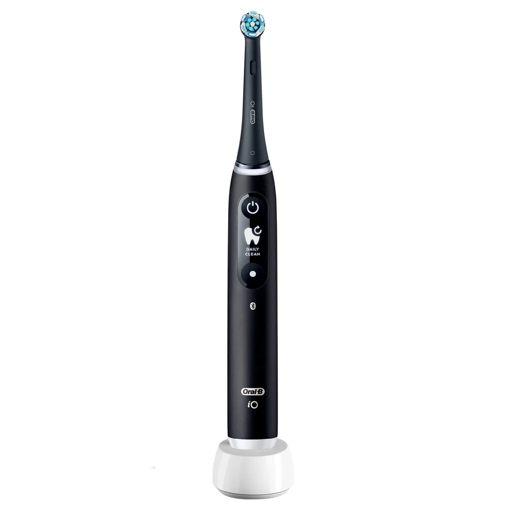 Oral-B iO 6 - Black Electric Toothbrush Image 1