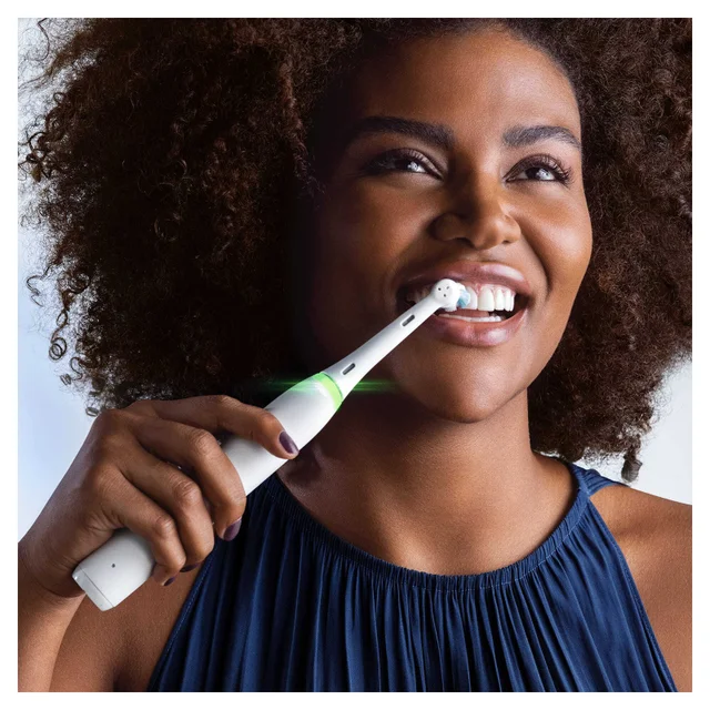 Oral-B iO 4 Electric Toothbrush with Travel Case