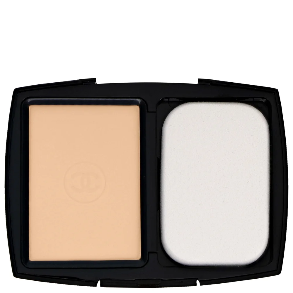 Chanel Ultra Le Teint Flawless Finish Compact Foundation No 20 Beige 13g Image 1