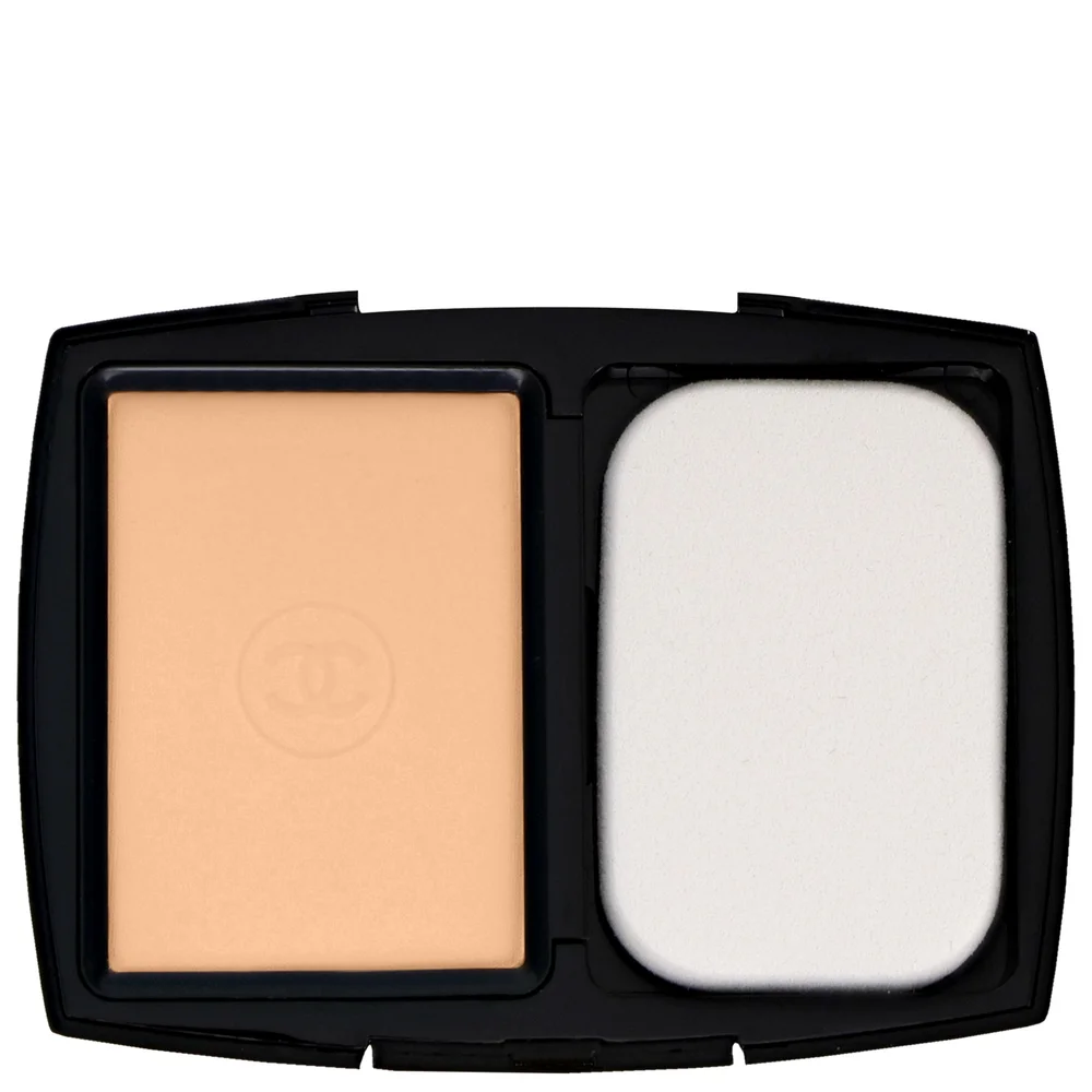 Chanel Ultra Le Teint Flawless Finish Compact Foundation No 30 Beige 13g Image 1