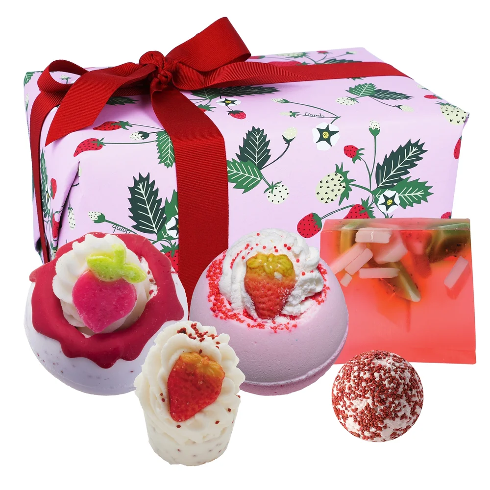 Bomb Cosmetics Strawberry Feels Forever Image 1